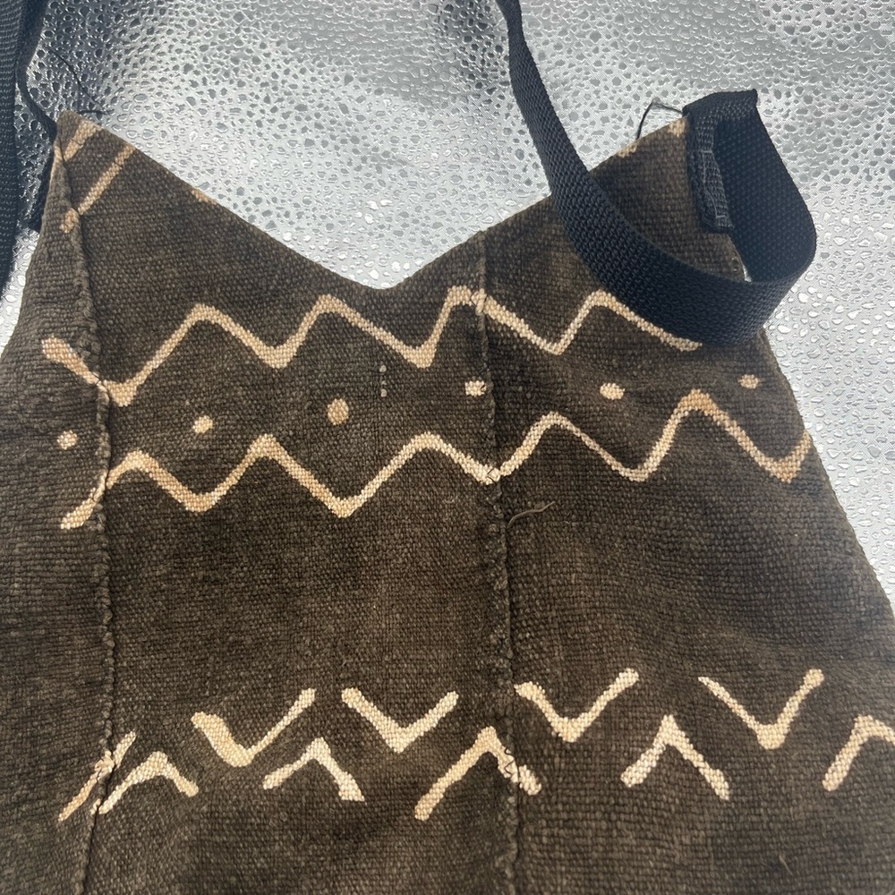 Beth Ritter-Perry PROVERBS 30 One Yeah Baby African Mudcloth Crossbody Bag - Picture 6 of 14